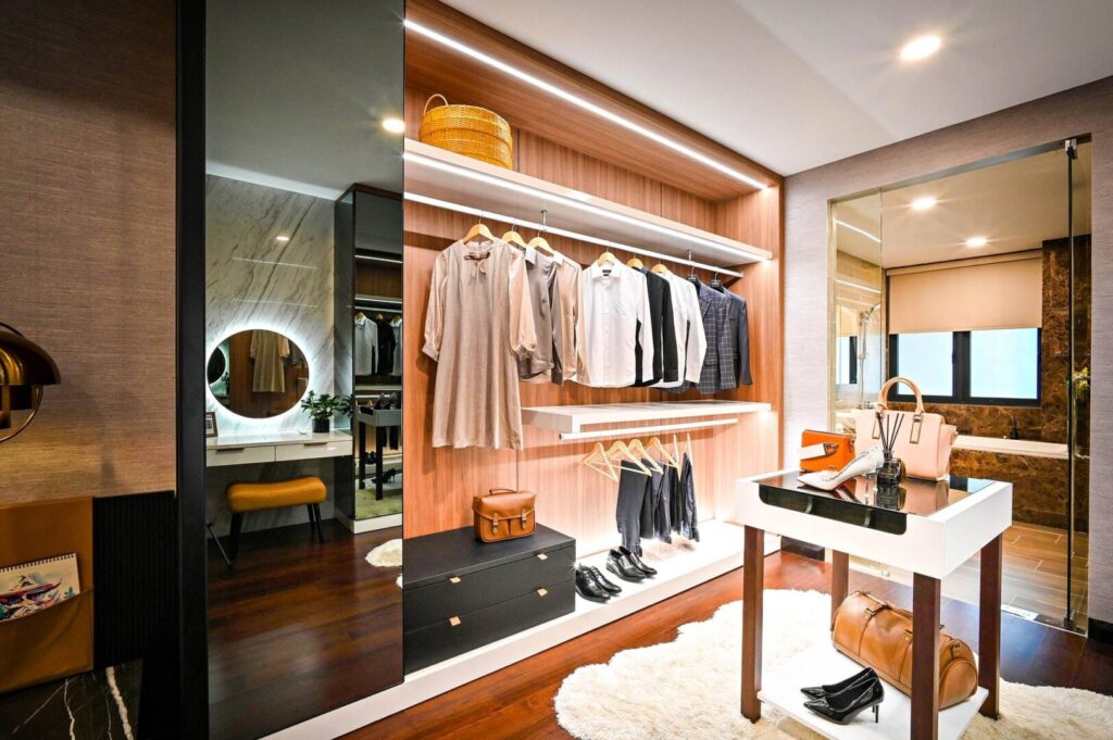 closet companies target millennials